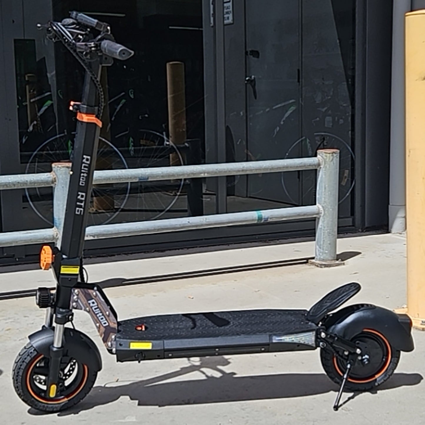 Ruitoo RT6 Electric Scooter, 800W Foldable e-scooter IPX4 Max 35-40 km Off Road